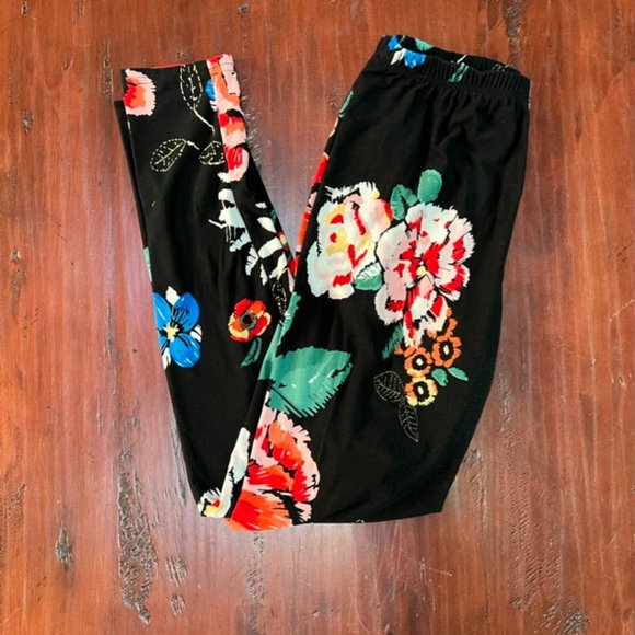 💜 5/$25 Agnes & Dora Floral Leggings S/M - Picture 2 of 2
